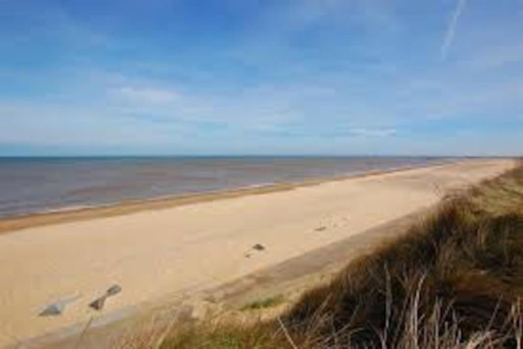 Barley Break - Beach Cottage Lessingham Экстерьер фото