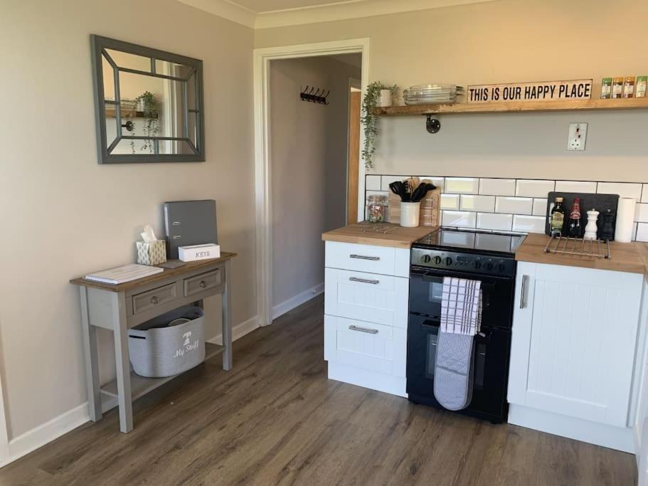 Barley Break - Beach Cottage Lessingham Экстерьер фото